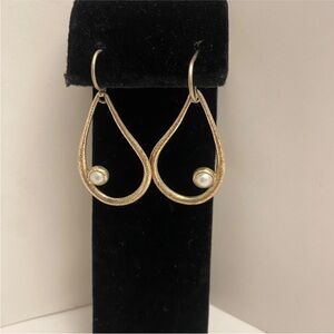 Silpada Sterling Silver Pearl Earrings W2046 Retired .925 Teardrop dangle